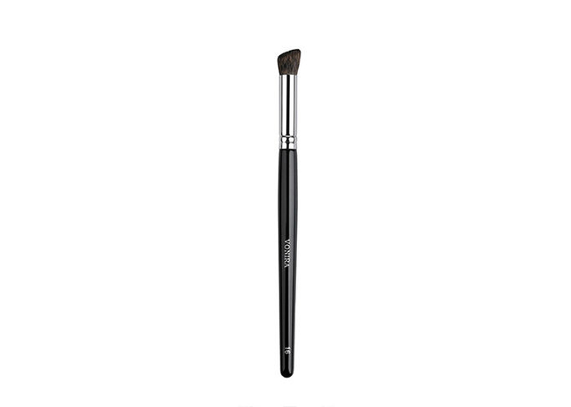 Angled Creamy Blush Makeup Brush With Squirrel Hair